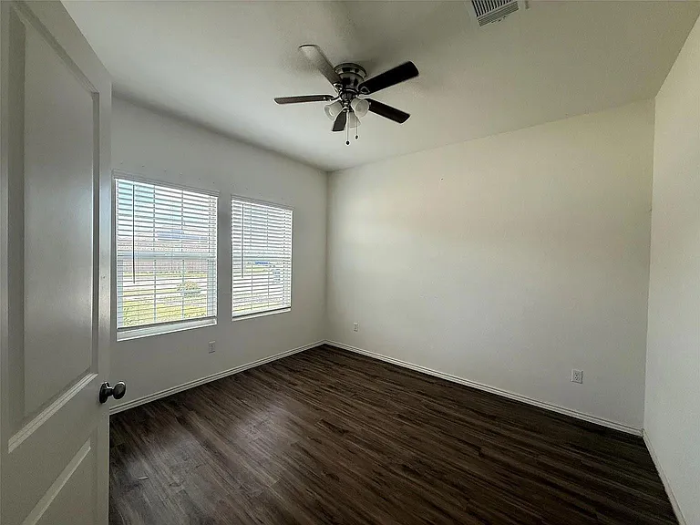 1216 Blackhaw Ln — Photo 16