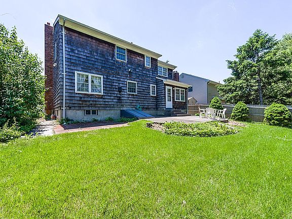 4th image of 65 Magerus St