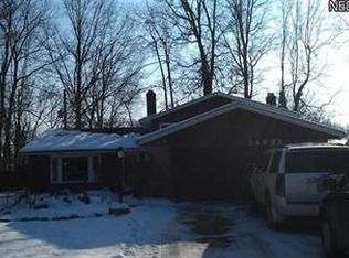 24073 Palm Dr, North Olmsted, OH 44070