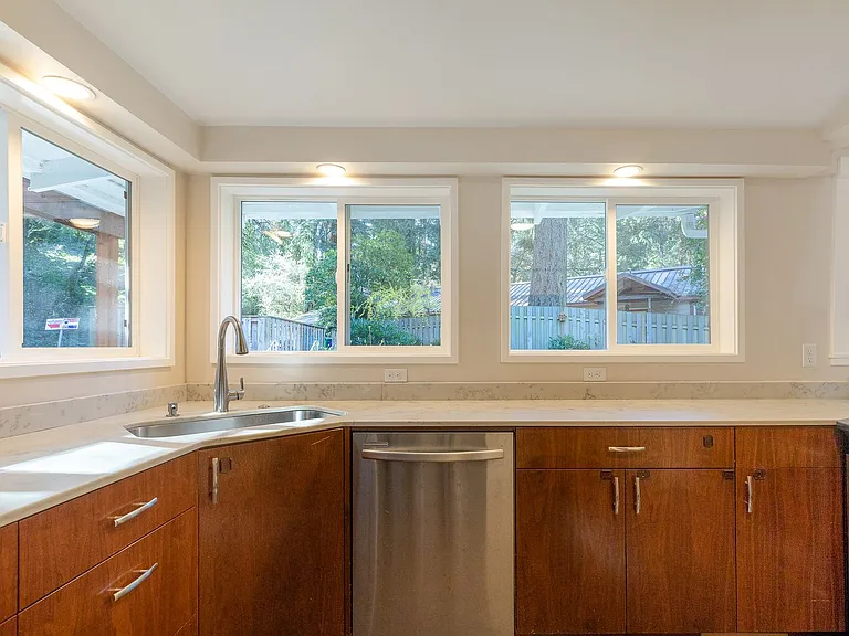 2909 SW Upper Dr — Photo 7