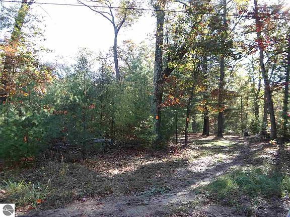 3rd image of 5473 Onaleah Dr