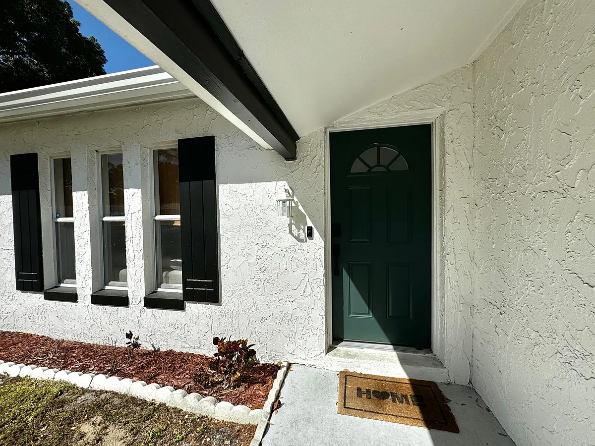 Building Photo - 115 Hollyhock Dr