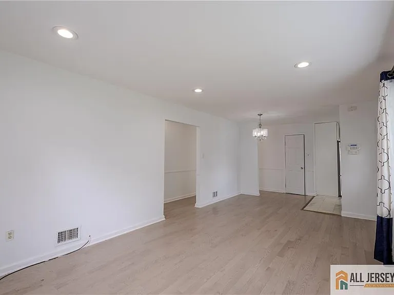 9 Haven Ter — Photo 8