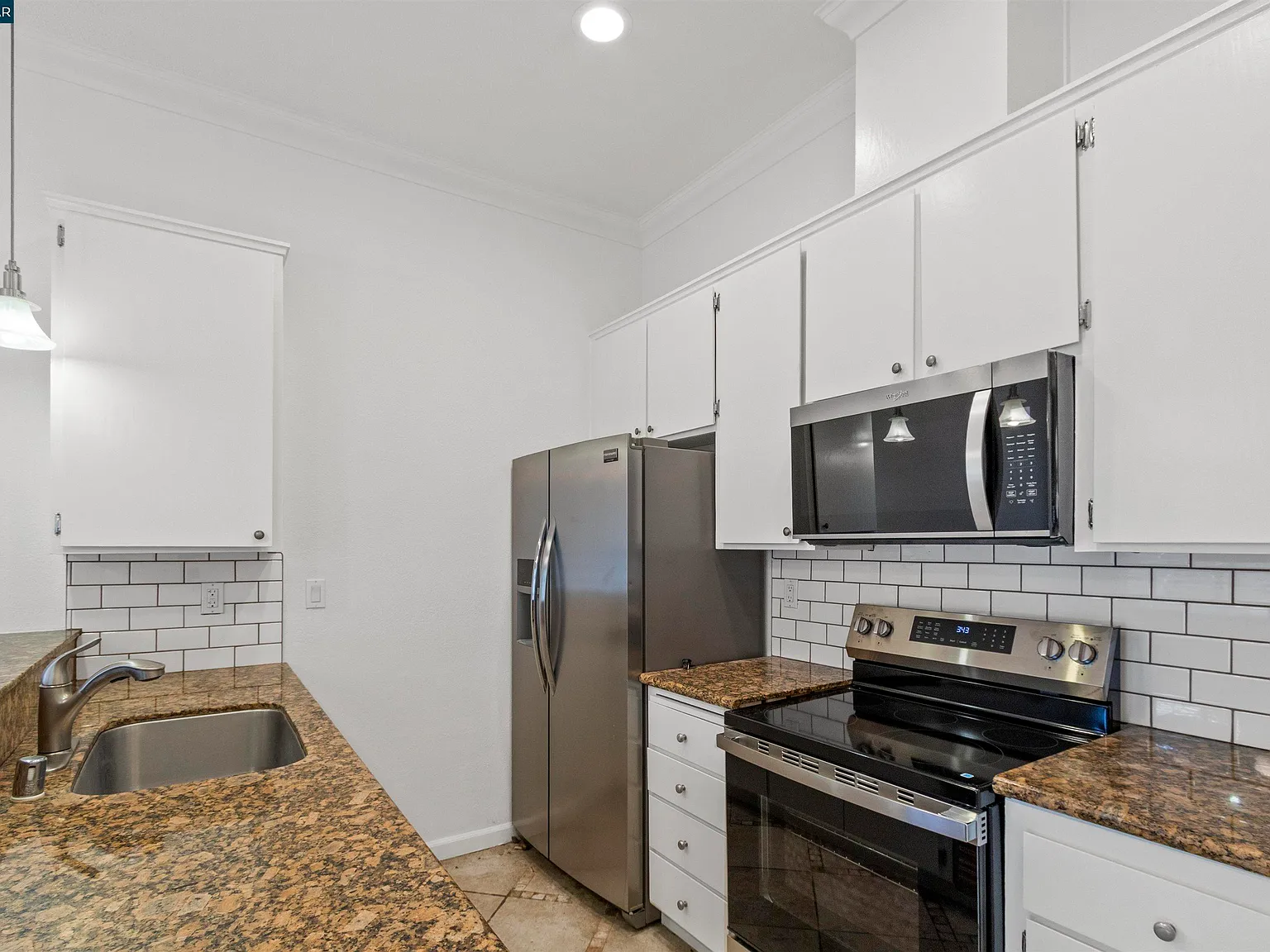 3 bed, 1199 sqft, $3,500 — Photo 4