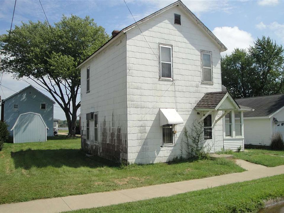 2nd image of 705 Pearl St