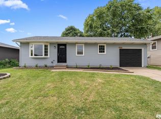 1016 Calvin St, Davenport, IA 52804