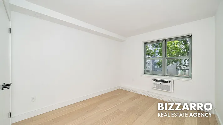 Bedroom, photo 3