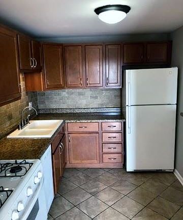 4th image of 1460 Fairlane Dr APT 416