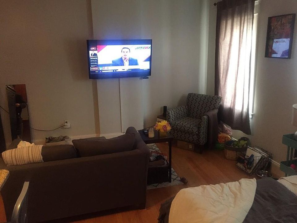 2nd image of 118 W Broadway APT 3