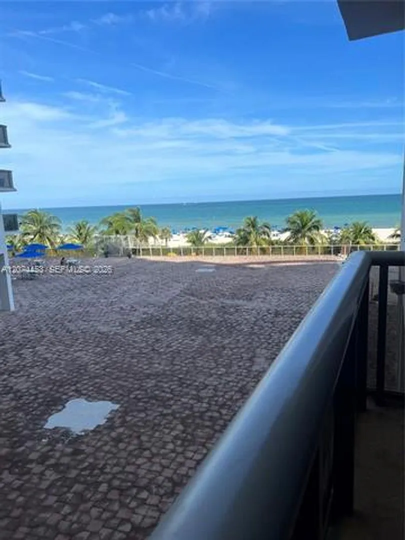 6039 Collins Ave cu-423, Miami Beach, FL 33140 — Photo 3