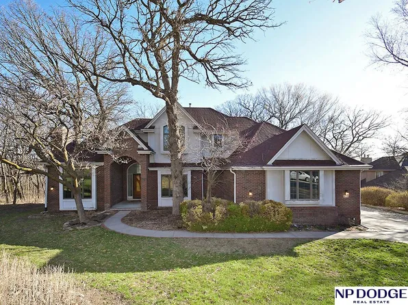 412 Dowding Ct, Bellevue, NE 68005