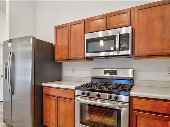 3rd image of 5265A Bramwell Ln