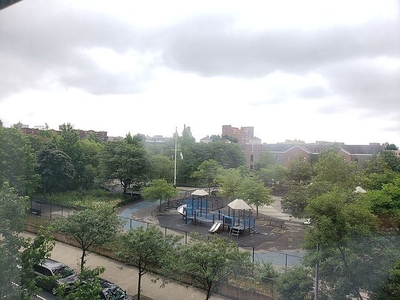 5th image of 2027 Pacific St APT 3H