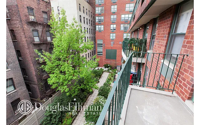Rented by Douglas Elliman | media 22