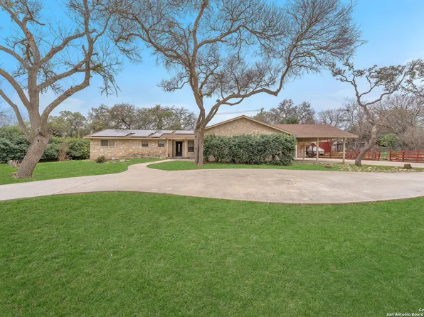 10722 Bar X Trl, Helotes, TX 78023