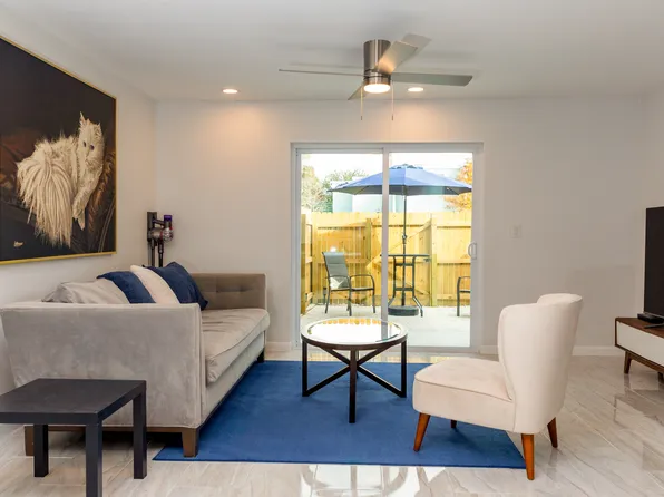 2826 Somerset Park Dr, Tampa, FL 33613