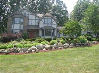 6880 Rolling Acres Ct, Painesville, OH 44077