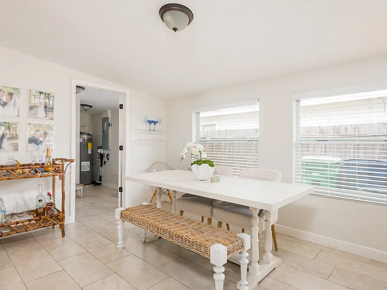 2407 S Harold Ave — Photo 10