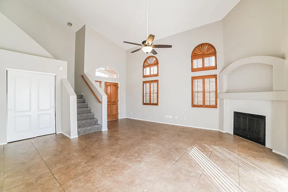3 bed, 2.5 bath, 1699 sqft, $2,740 — Photo 4