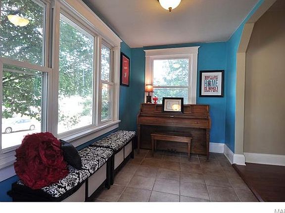 4th image of 7519 Weaver Ave