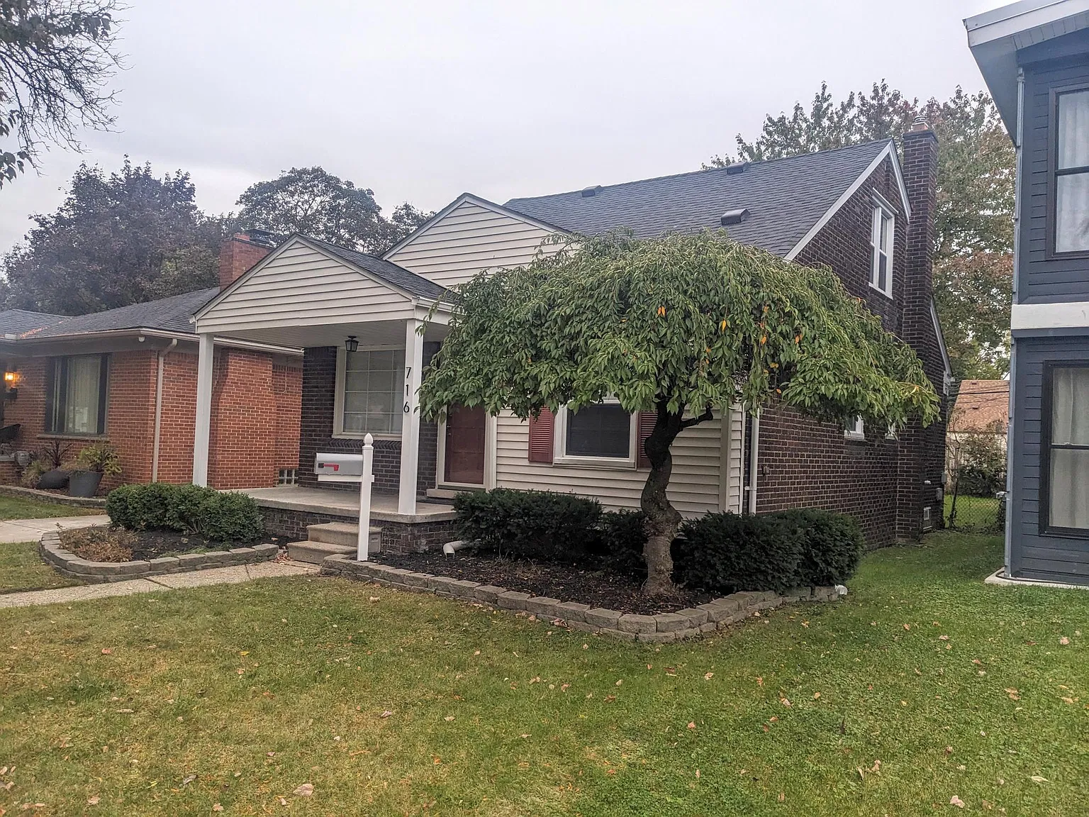 3 bed, 1084 sqft, $2,300 — Photo 2
