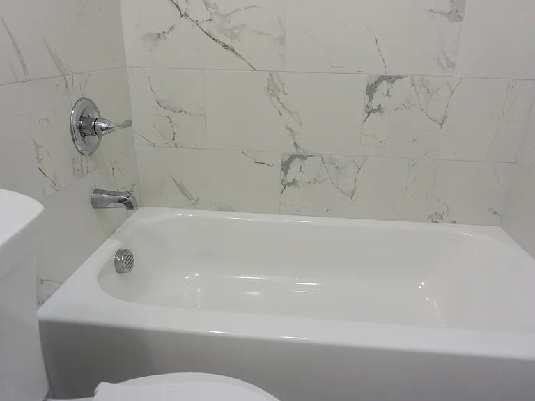 576 Newark Ave #1L — Photo 12