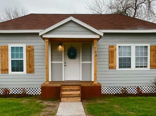 708 E Kennedy St, Beeville, TX 78102