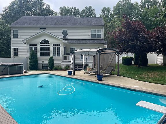 Automatic pool cover