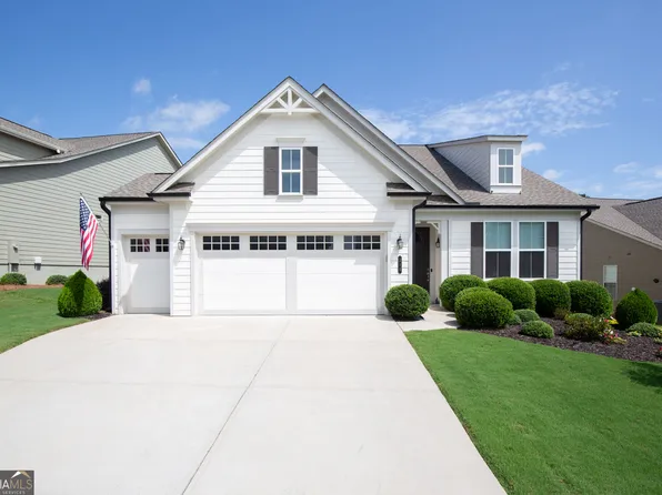 215 Silver Ct, Hoschton, GA 30548