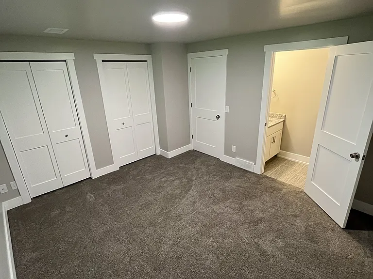 8002 Green Meadow Ct — Photo 5