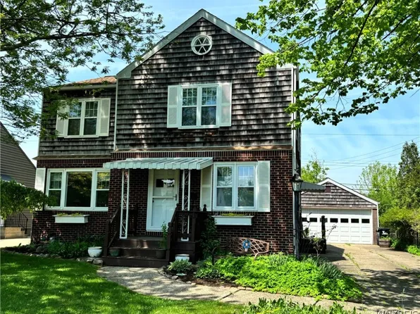 218 Northwood Dr, Buffalo, NY 14223
