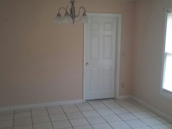 5th image of 1250 Park Creek Cir