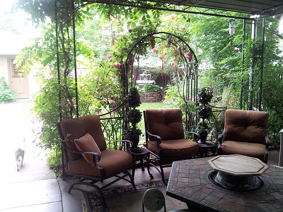 Backyard Patio & Fountain