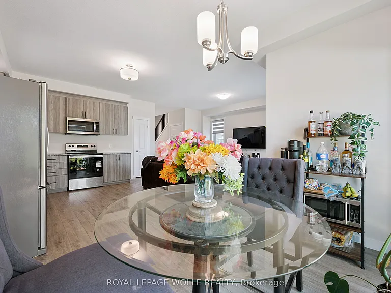40 Moon Cres — Photo 12