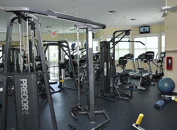 4th image of 3215 NE 184th St APT 14212