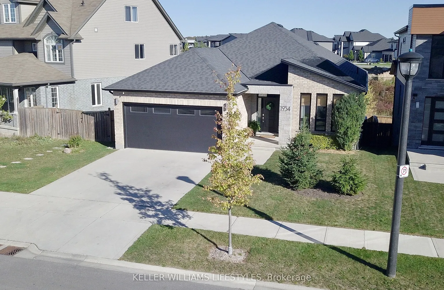 1934 Wateroak Dr photo 1