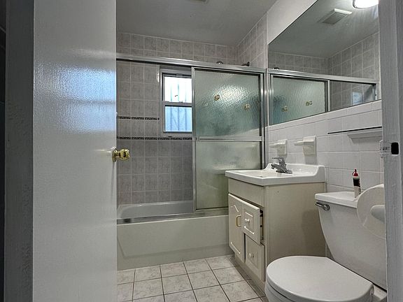 4th image of 5640A Utopia Pkwy #A