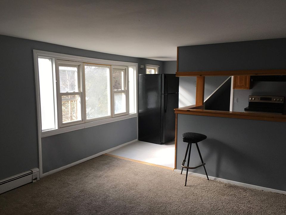 1st image of 162 Main St APT A