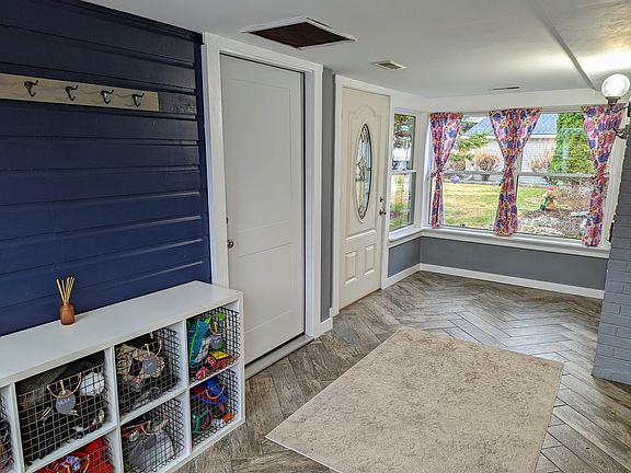 4th image of 5113 Oak Center Dr