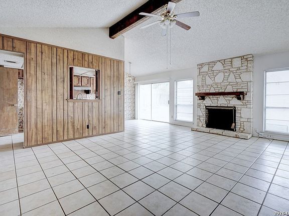 4th image of 1306 Tideland