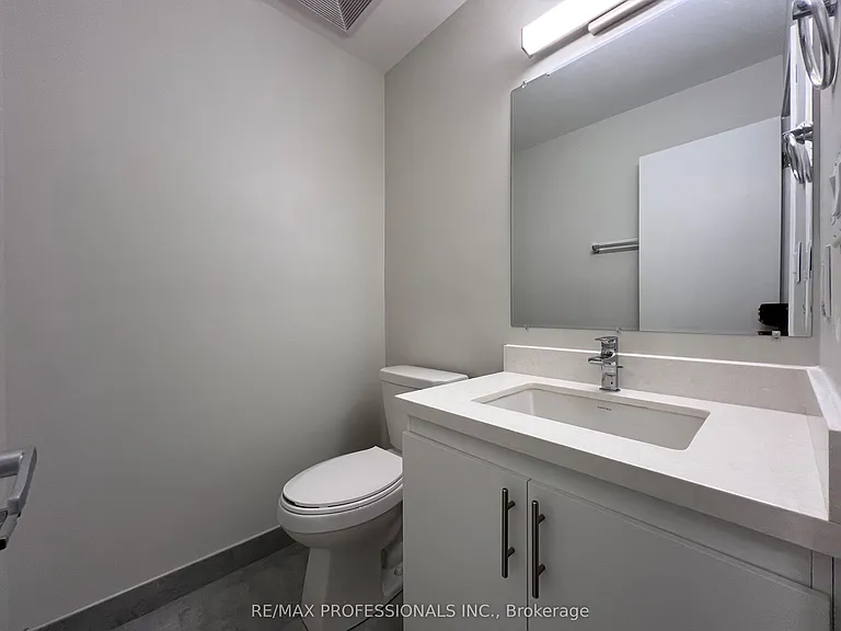 62 Dixfield Dr #140 — Photo 5