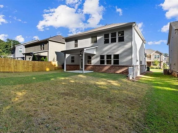 4th image of 3217 Hidden Valley Cir