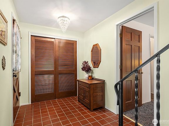 5th image of 18204 8th Avenue NW