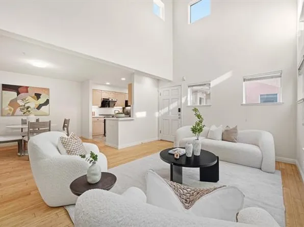 995 Asilomar Ter APT 2, Sunnyvale, CA 94086