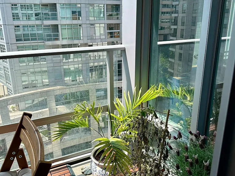 2191 Yonge St #804 — Photo 5