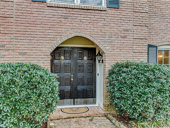 4th image of 4925 Heatherwood Dr