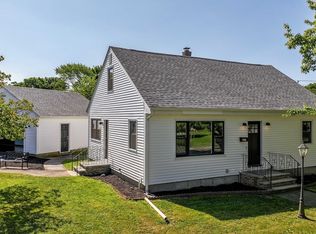 449 Main St, Fairhaven, MA 02719