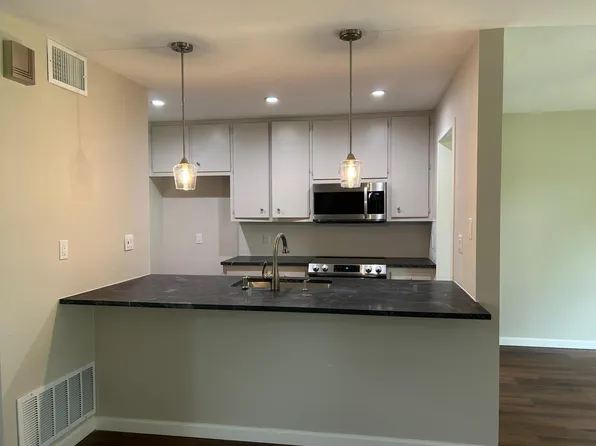 224 Lido St #J-3, Lakeway, TX 78734