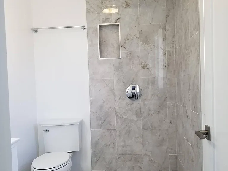 6726 N Artesian Ave #2 — Photo 18