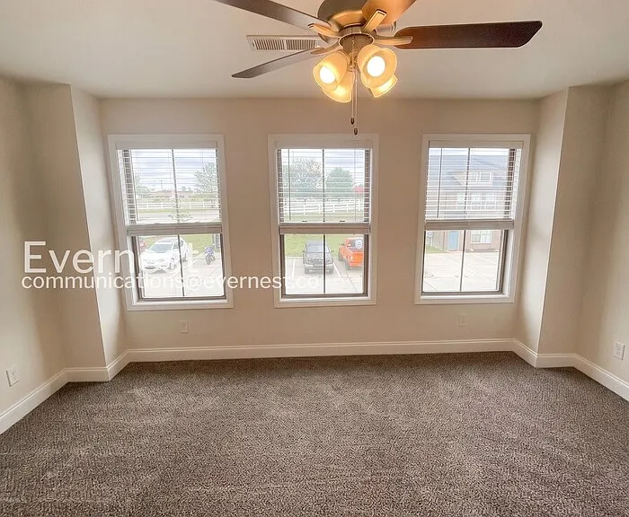 1000 Henry Place Blvd #204 — Photo 9